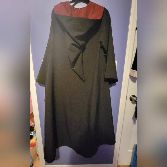 Authentic Official Gryffindor Robe - Picture 2 of 4